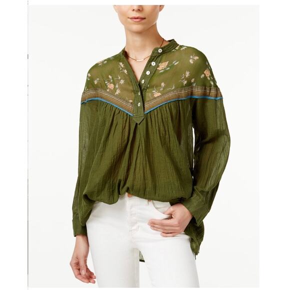 Free People Tops - Free People / Hearts & Colors Printed Top / sz xs